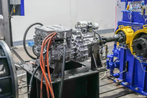 Central Drive Dual-Motor Powertrain CD400-4E320 Debuts