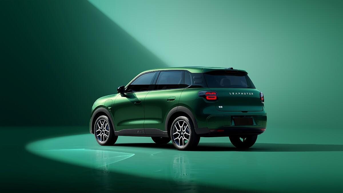 Leapmotor B03X, B05 and B10 Hybrid EV Debut in Europe