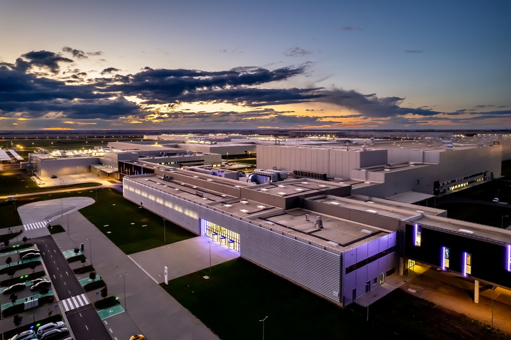 BMW Hungary Begins 24-Hour iX3 Production in 2026