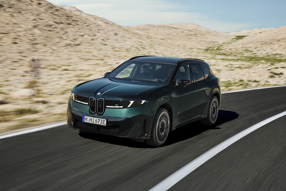 BMW iX3 M60 xDrive Brings 612 HP and 754-Km Range