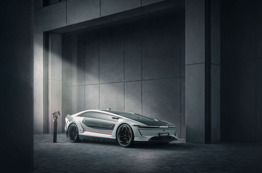 CEER EXOBOT Debuts in Saudi Arabia With 850-HP Power