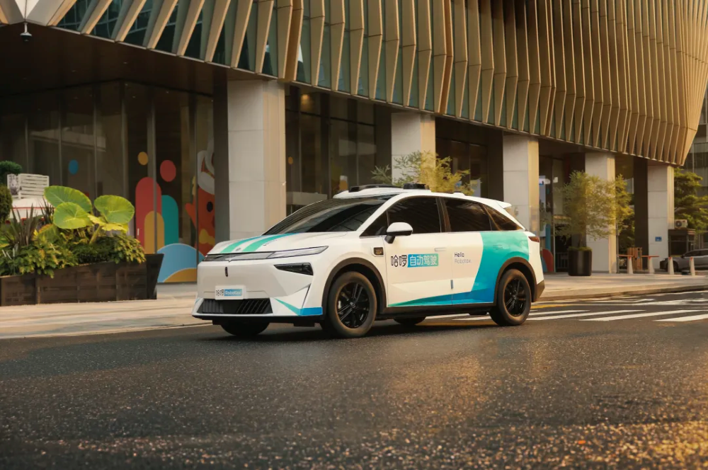 Hello Robotaxi Funding Round Reaches Nearly $3 Billion Valuation