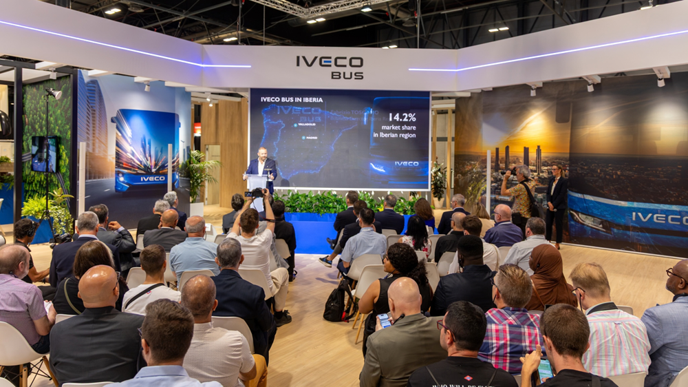 Iveco Bus eFLEXY Debuts With 300 km Electric Range