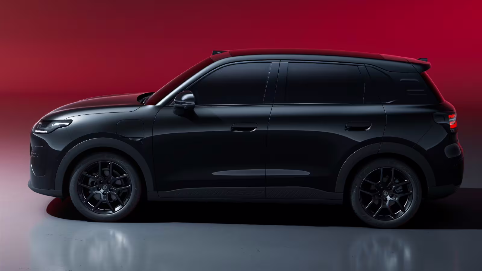 Leapmotor A10s Teased With Sportier Design and Red Accents