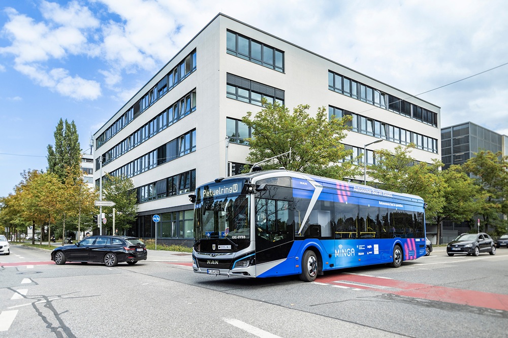 MAN autonomous electric bus Begins Public-Road Testing in Munich