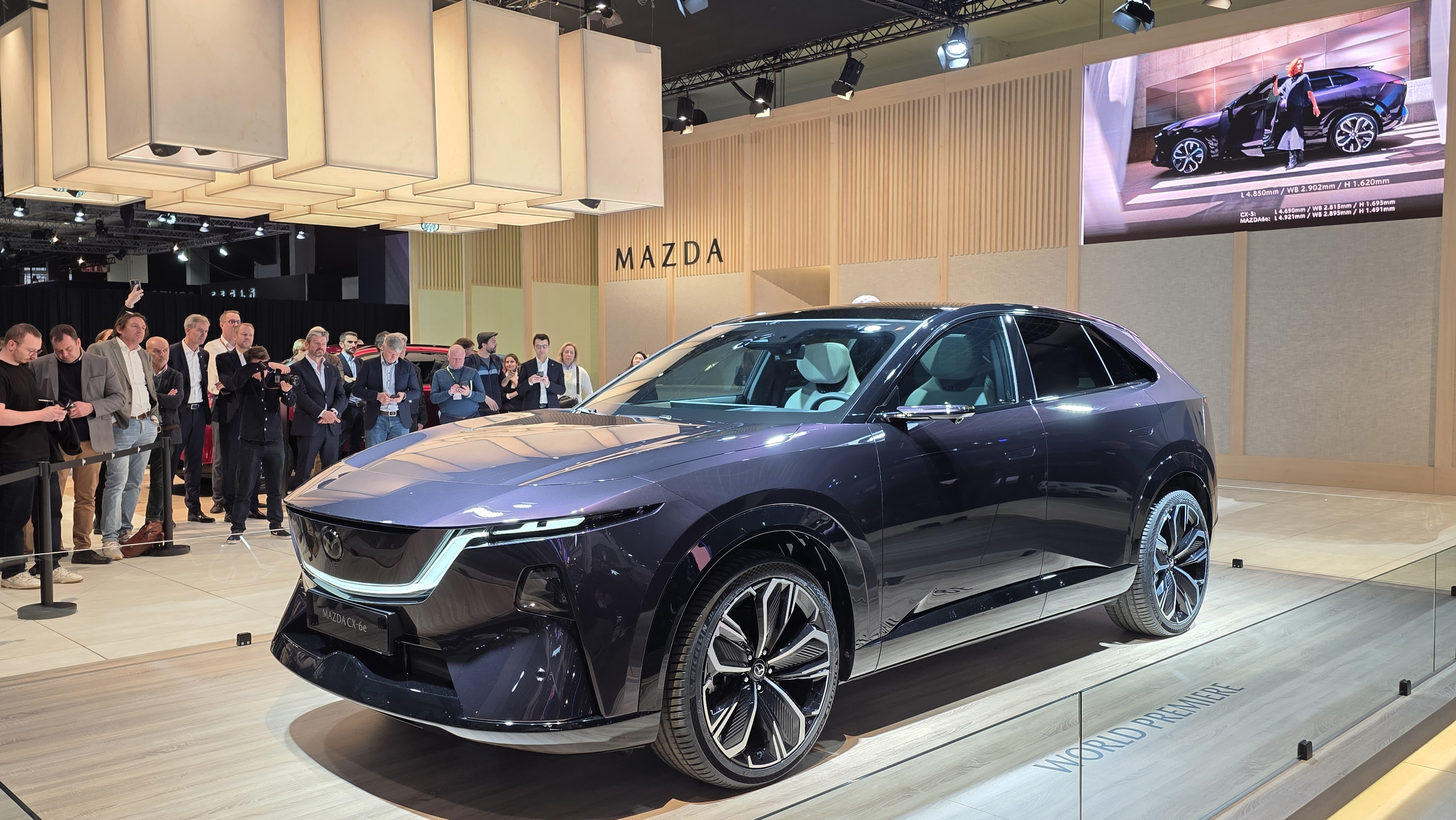 Mazda CX-6e electric SUV with 78 kWh battery and 484 km range