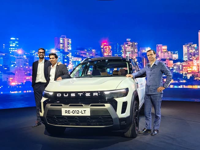 Renault Duster Strong Hybrid Launched at Rs 16.99 Lakh