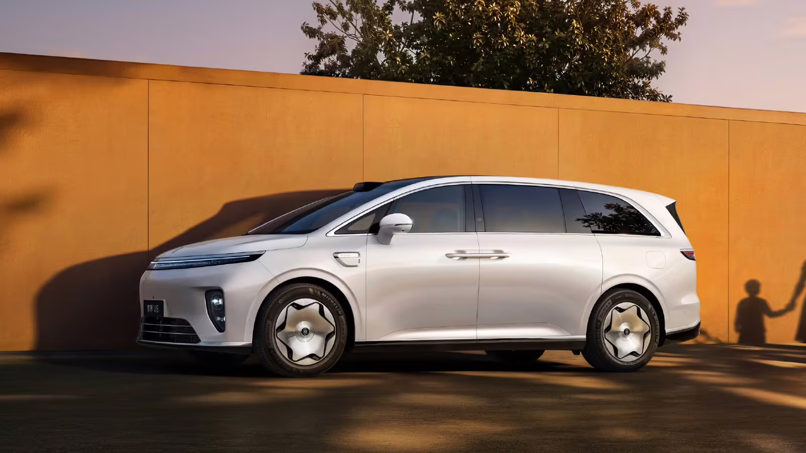 Stelato V8 Starts Pre-Sales in China at 329,800 Yuan