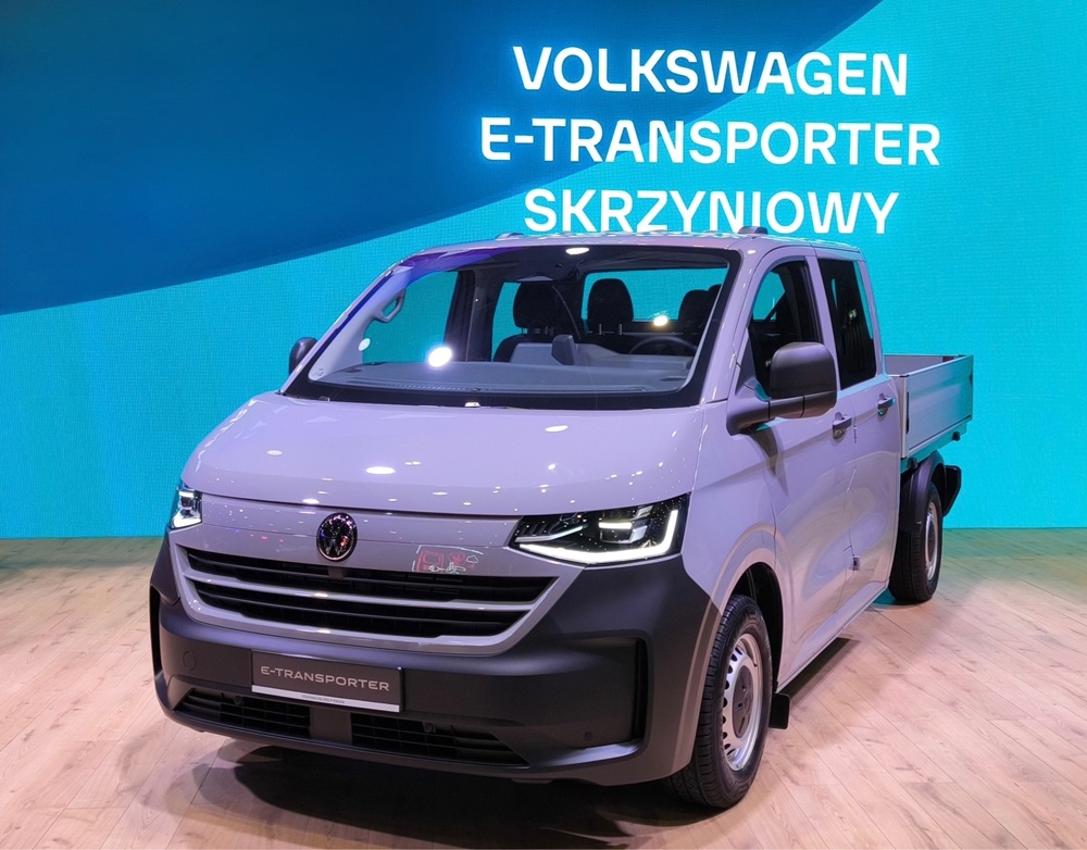 Volkswagen Poland e-Transporter Debuts Dropside Electric Van