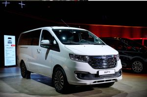 Sollers SF1 Passenger Minibus Debuts Ahead of 2026 Production