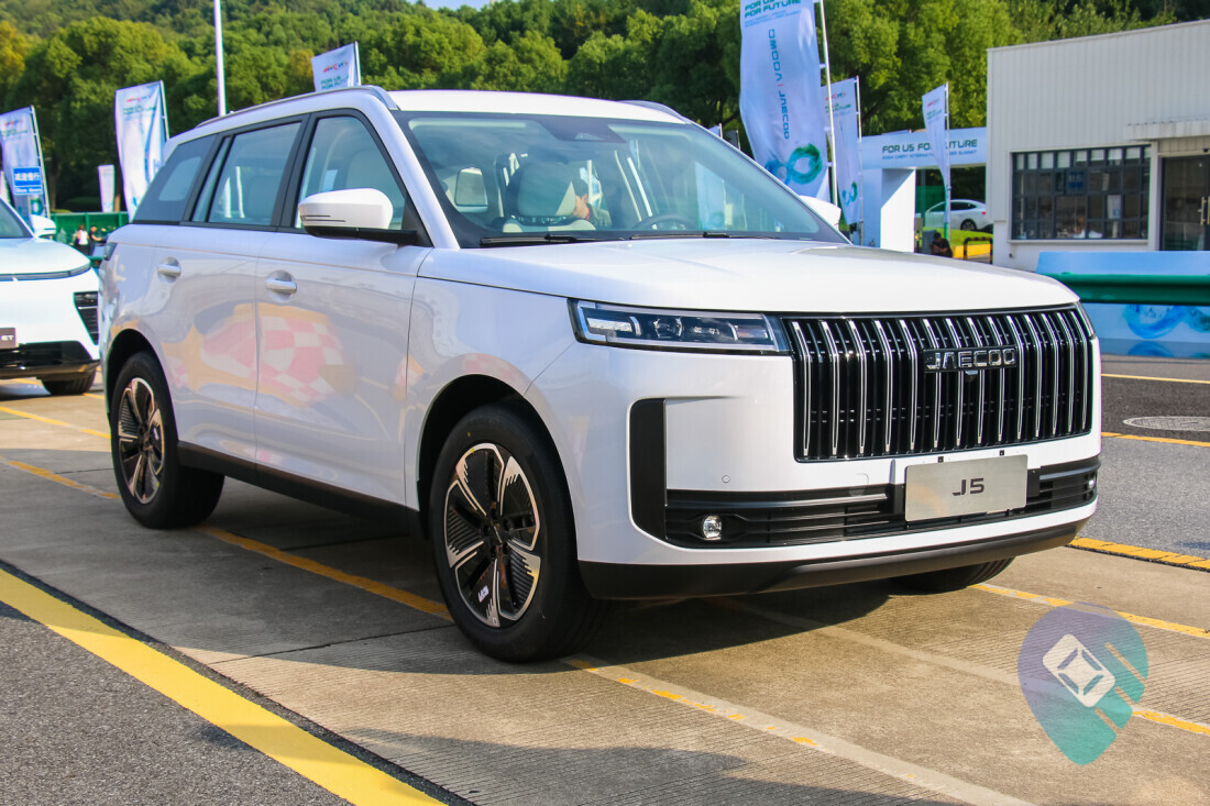 Omoda | Jaecoo Malaysia Jaecoo J5 Teased Ahead of Market Launch